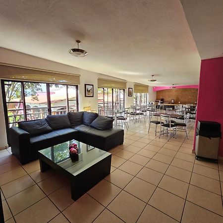 Hotel Ejecutivo Aeropuerto Alvaro Obregon エクステリア 写真