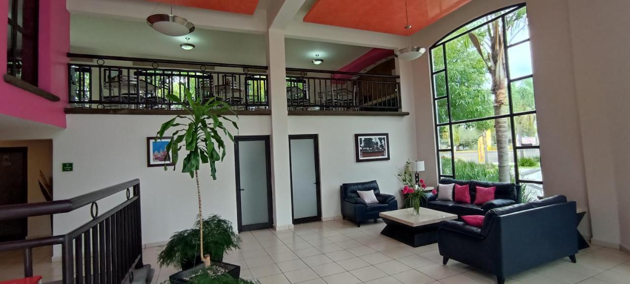 Hotel Ejecutivo Aeropuerto Alvaro Obregon エクステリア 写真