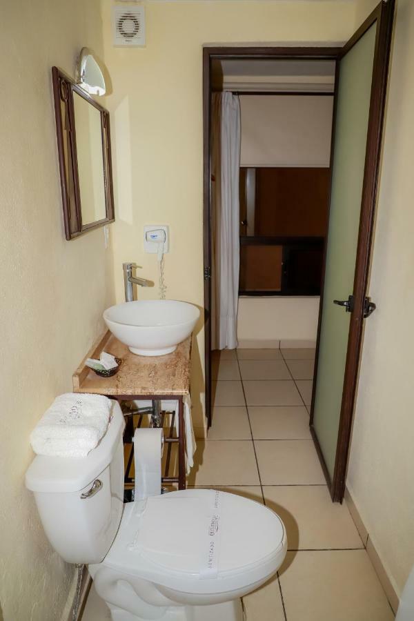 Hotel Ejecutivo Aeropuerto Alvaro Obregon エクステリア 写真